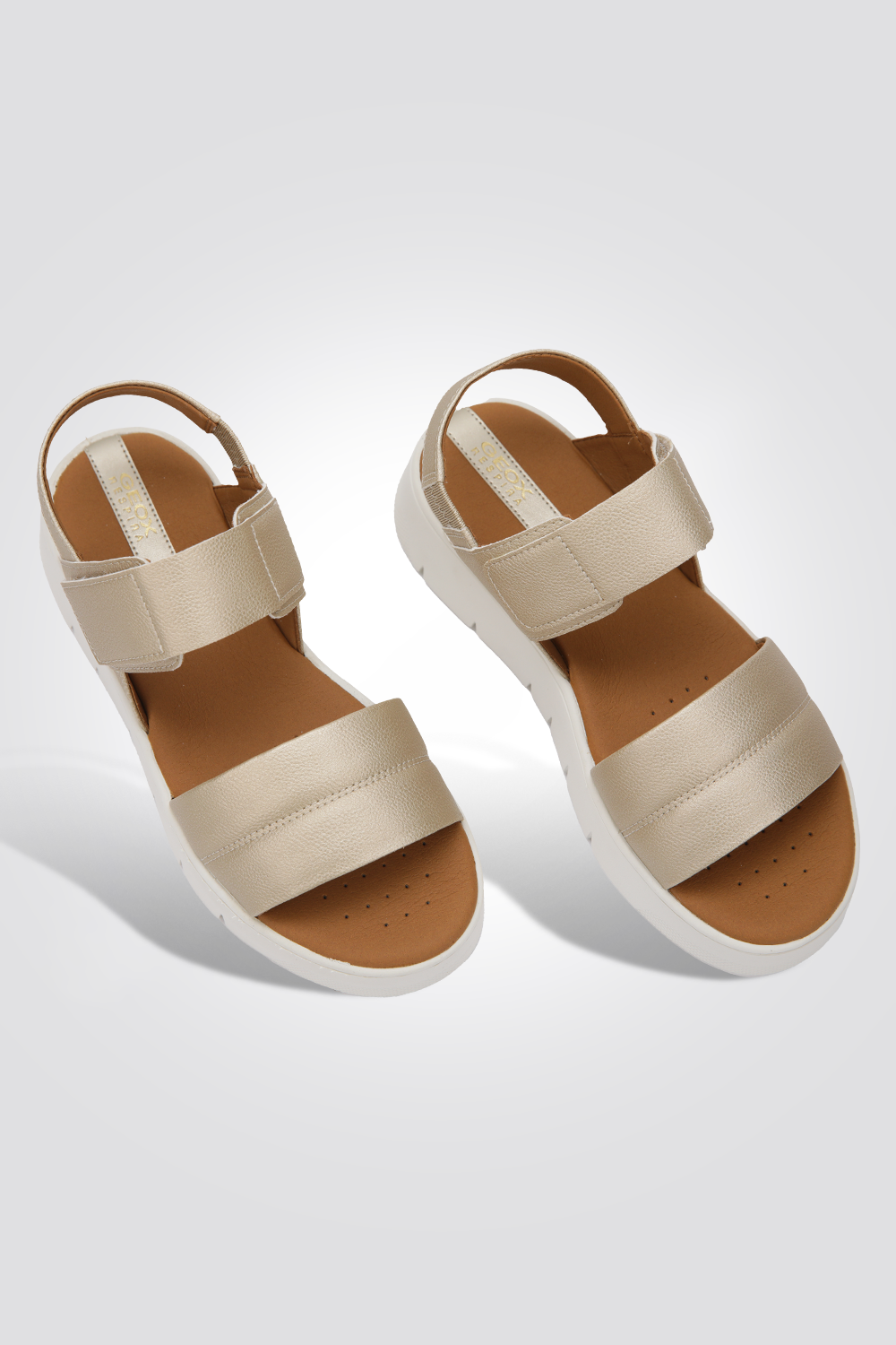 סנדלים לנשים  D Dandra 40 בצבע זהב