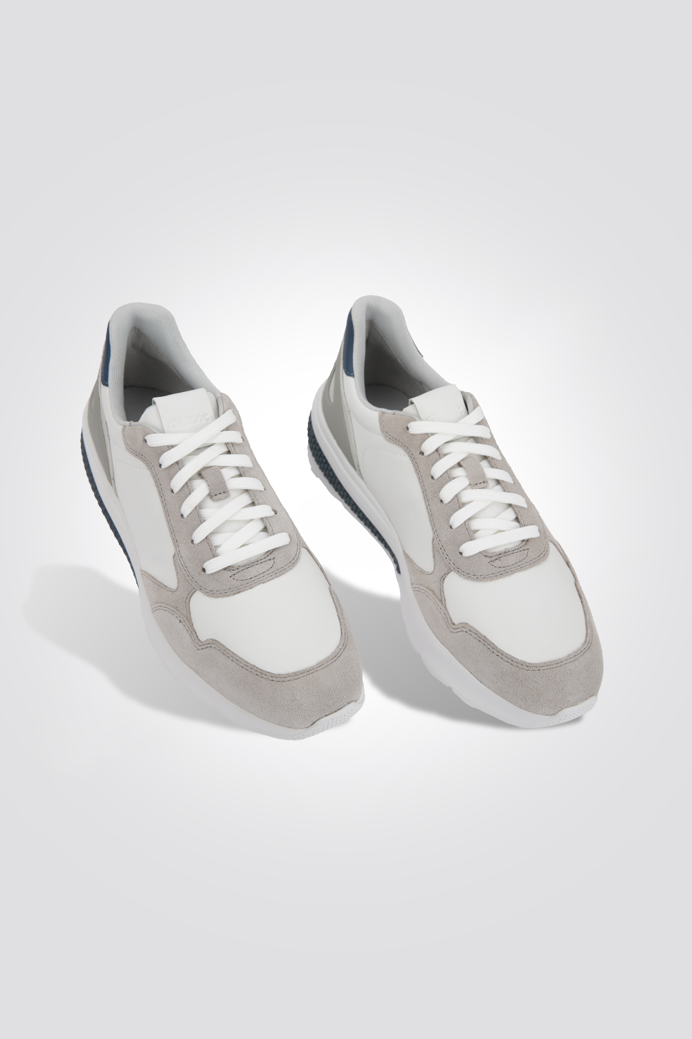 סניקרס לגברים G-CALZ.PELLE UOMO BASS בצבע לבן ואפור