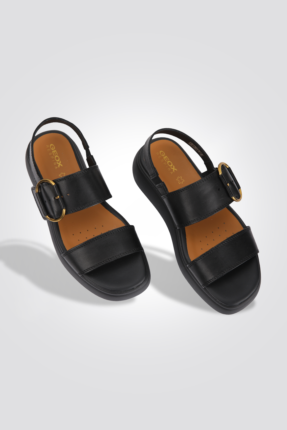 סנדלים לנשים  PELLE TACCO SUP. 3 CM בצבע שחור עם אבזם