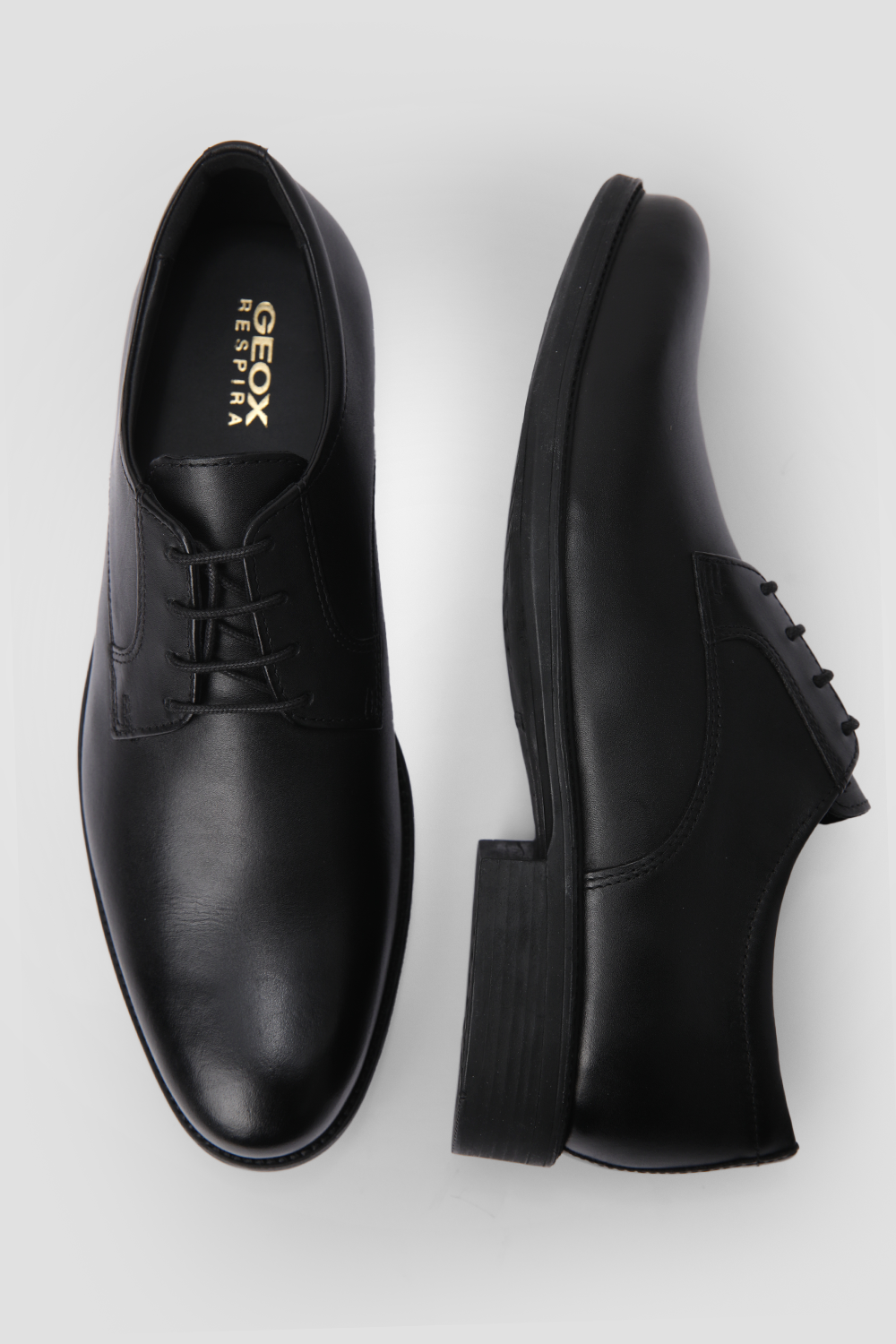 נעליים אלגנטיות לגברים בצבע שחור