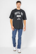 חולצה מבית המותג CHAMPION משלבת בצורה אולטיבטיבית בין, נוחות בלתי מתפשרת ואופנתיות מלאה.