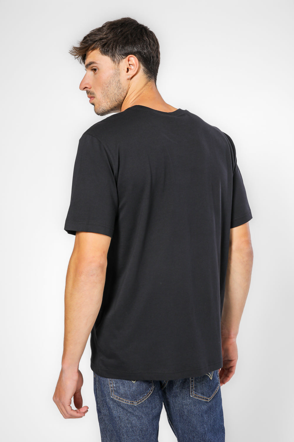 טישירט לגברים Crewneck בצבע שחור