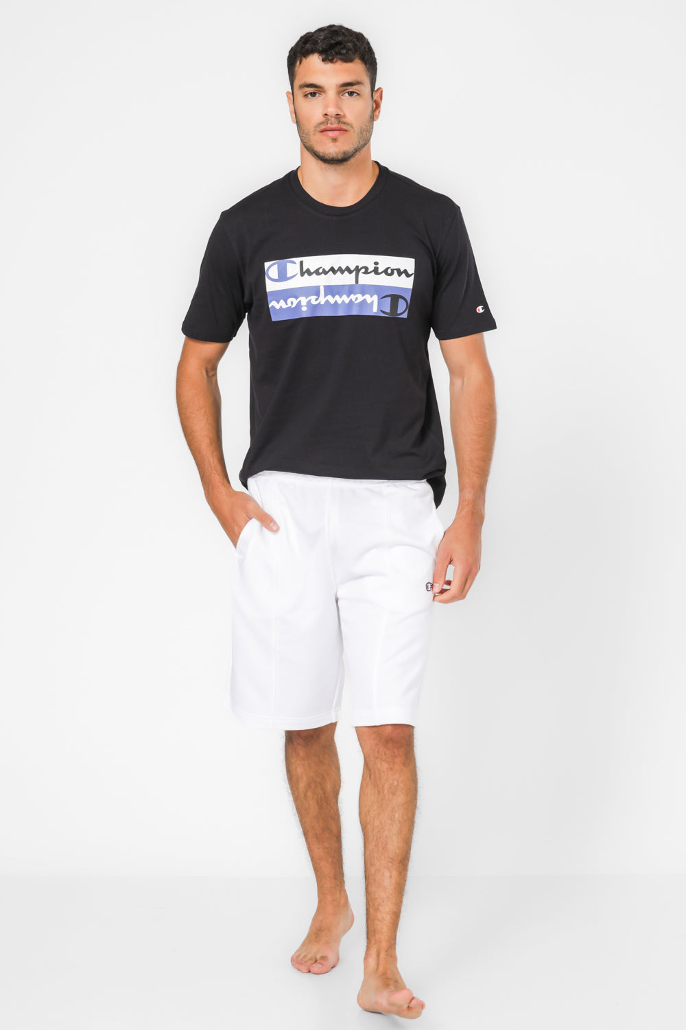 מכנסיים מבית המותג CHAMPION, בעלות כיסים קדמיים לשמירה על החפצים שלך בדרך הנוחה ביותר.