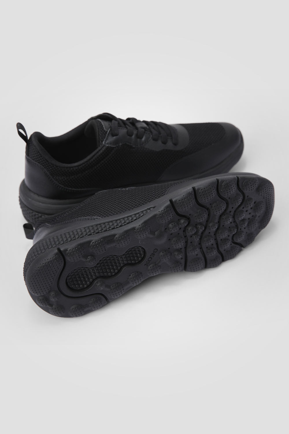 סניקרס לנשים Activart בצבע שחור