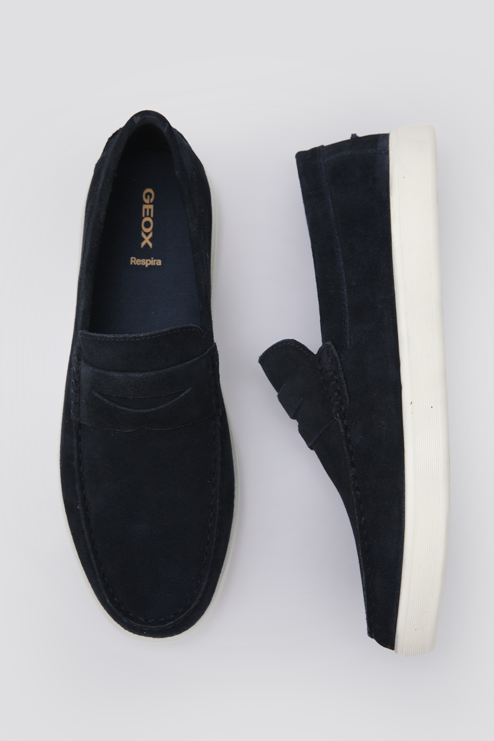 נעלי סירה לגברים במראה זמש