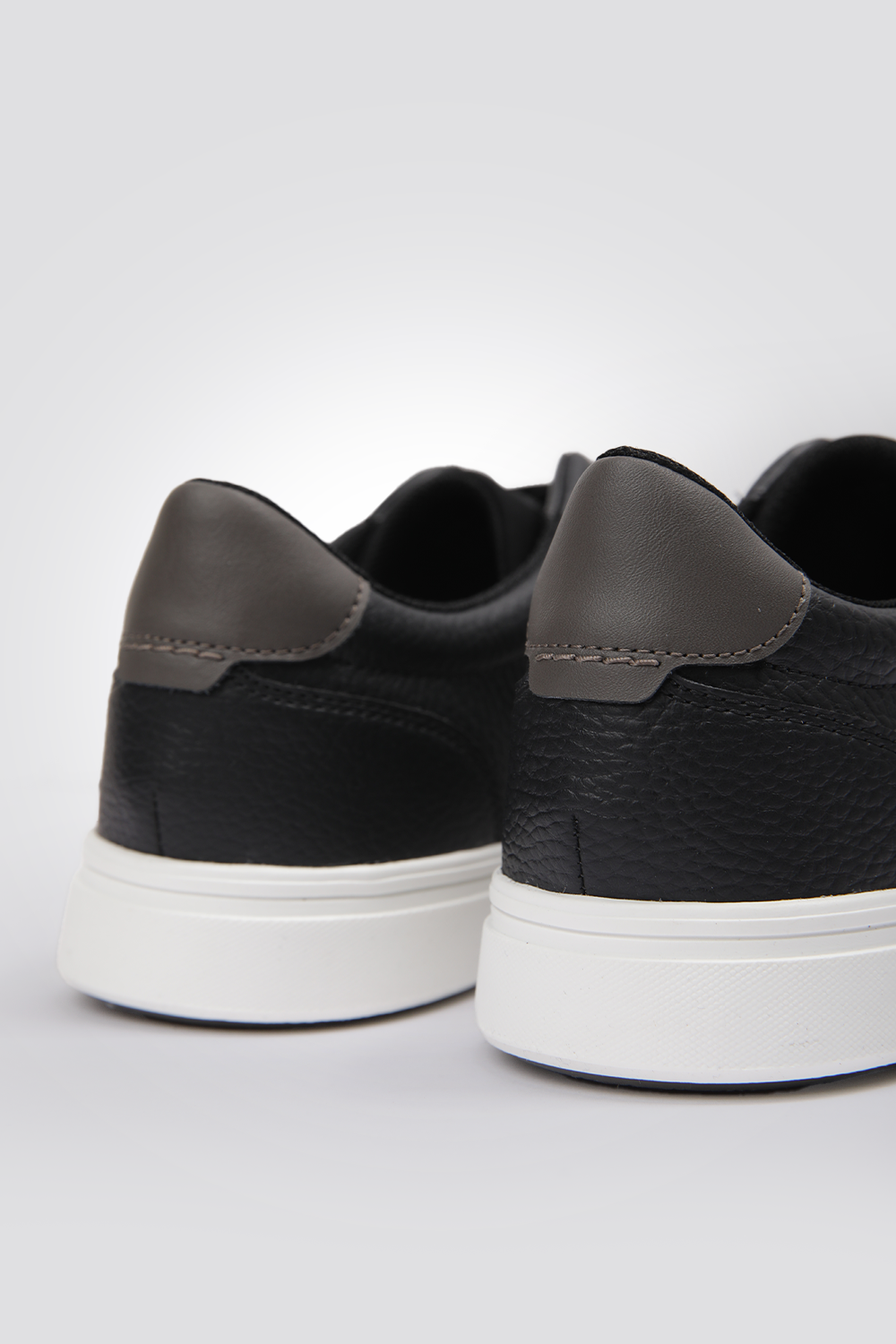 נעלי סניקרס עור baltmoore לגברים בצבע שחור