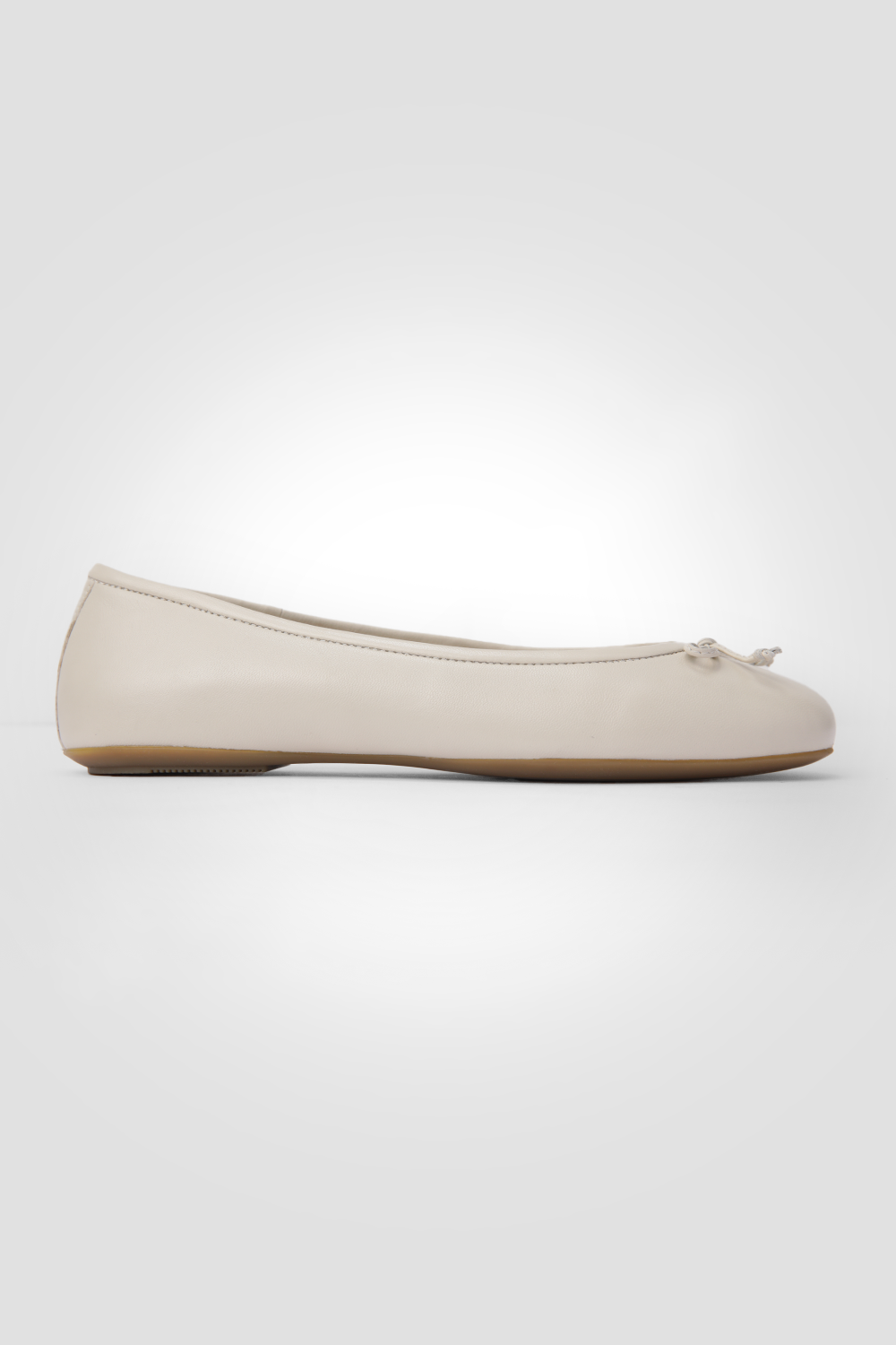 נעלי בובה עור palmaria לנשים בצבע קרם