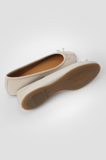 נעלי בובה עור palmaria לנשים בצבע קרם