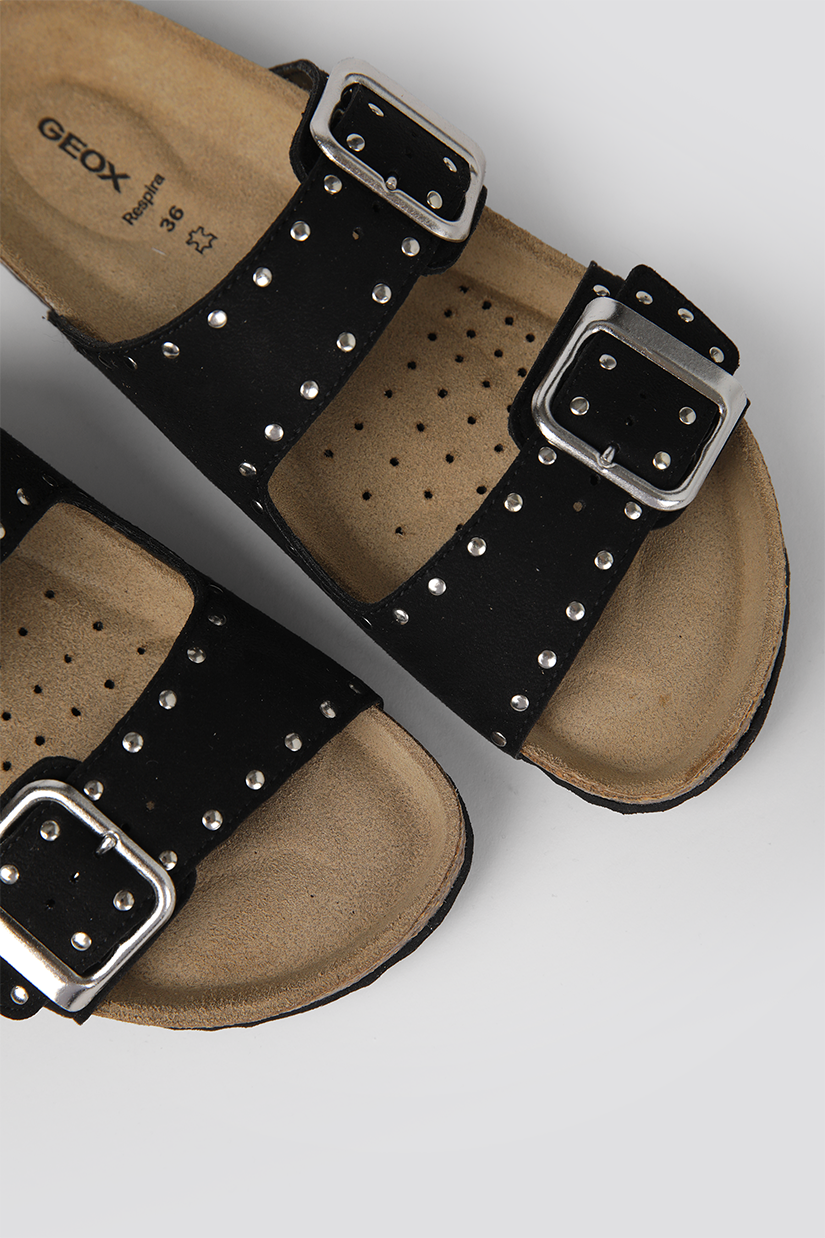 כפכפים לנשים עיטור ניטים בצבע שחור