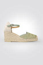 סנדלי פלטפורמה במראה קש בצבע ירוק בהיר