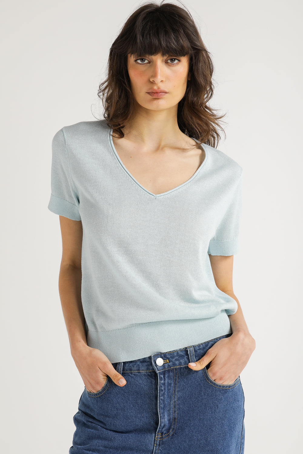 טישירט סריג לנשים עם מפתח V | קנת קול