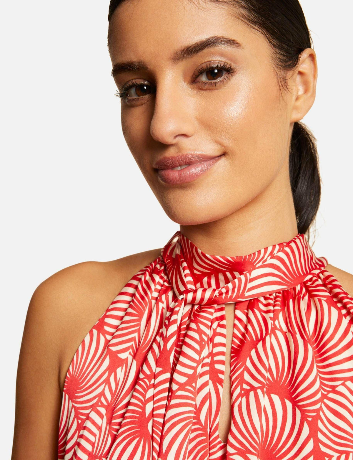 טופ קולר עם הדפס בצבע אדום - MASHBIR//365