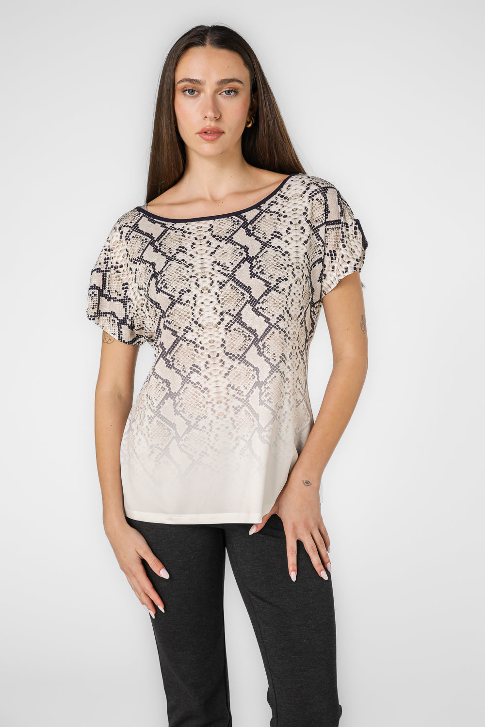 טישירט לנשים הדפס נחש 
