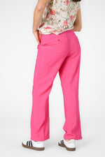 מכנסיים לנשים בצבע ורוד 
