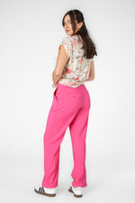 מכנסיים לנשים בצבע ורוד 
