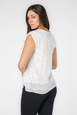 טישירט תחרה לנשים בצבע לבן 
