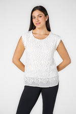 טישירט תחרה לנשים בצבע לבן 
