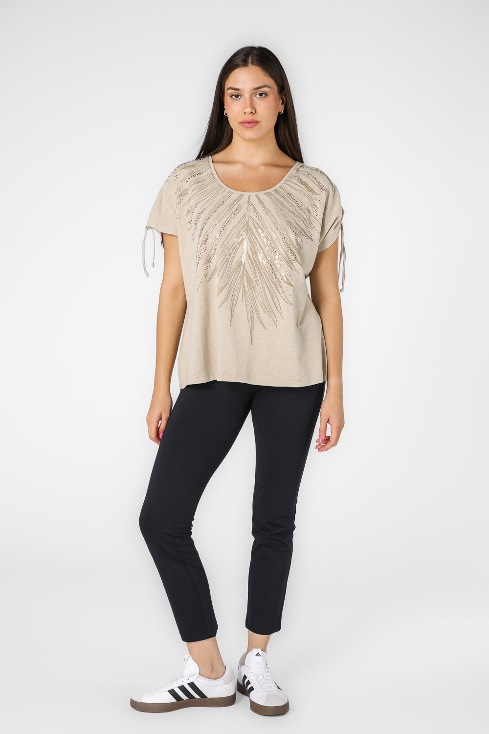 טישירט לנשים בצבע בז' 