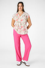 טישירט לנשים עם צווארון והדפס פרחוני 
