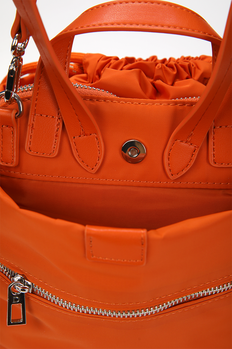 תיק גב לנשים בצבע כתום