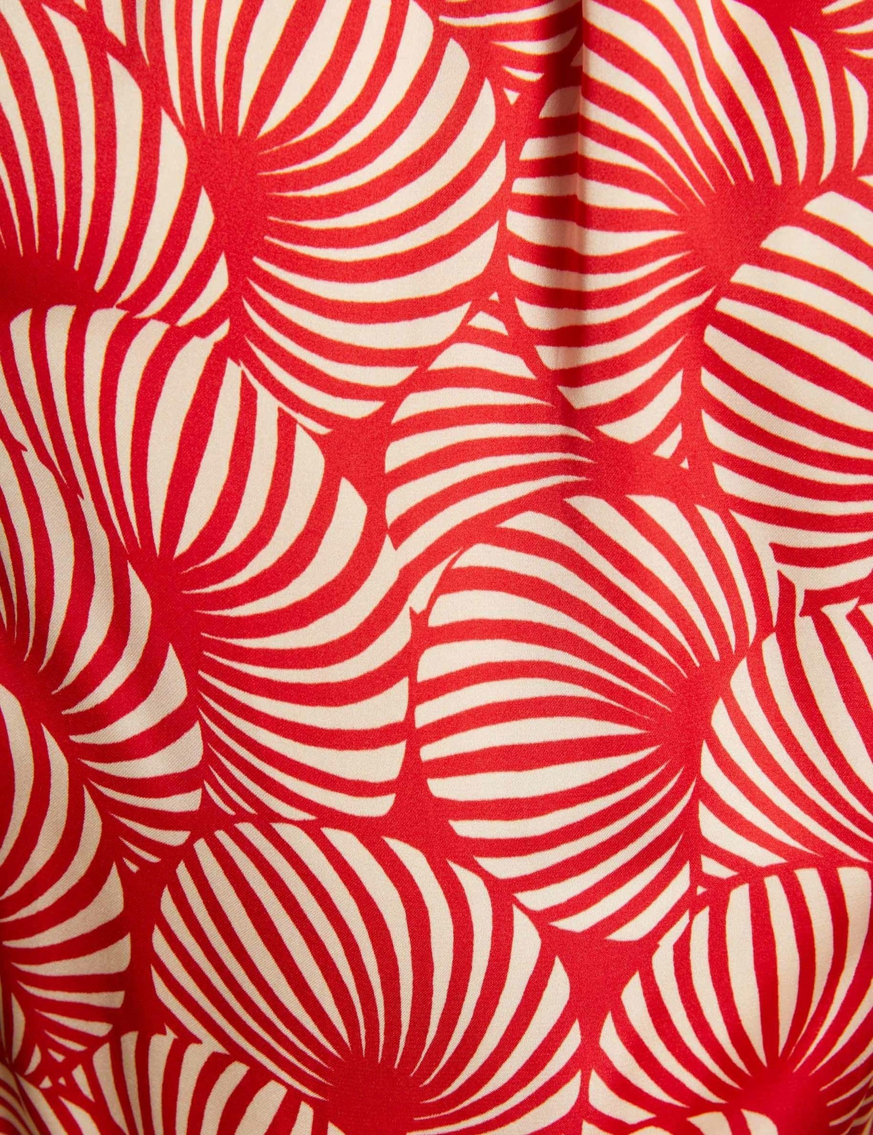 טופ קולר עם הדפס בצבע אדום - MASHBIR//365