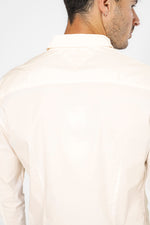 מכופתרת STRETCH בצבע לבן