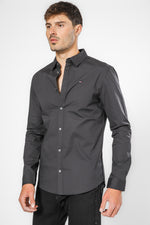 מכופתרת STRETCH בצבע שחור