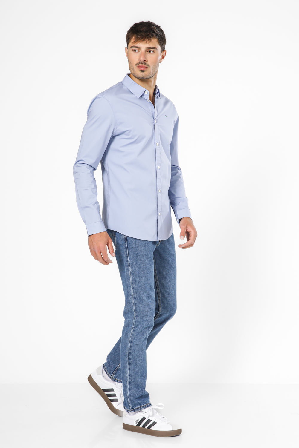 מכופתרת STRETCH בצבע תכלת