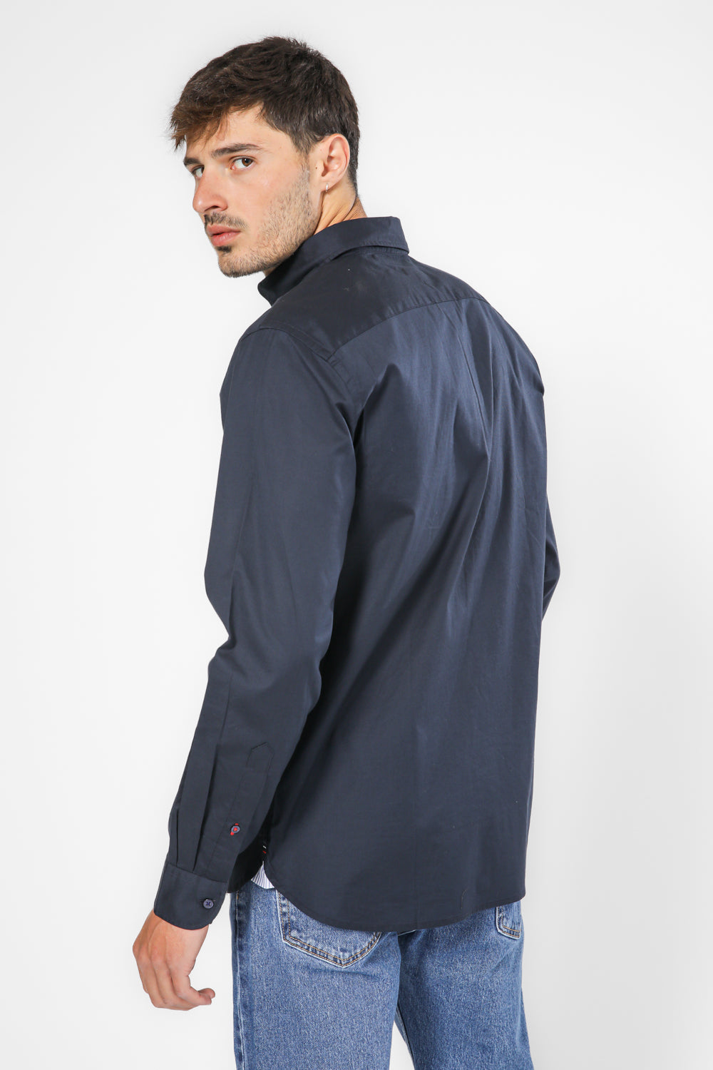 מכופתרת FLEX POPLIN בצבע כחול