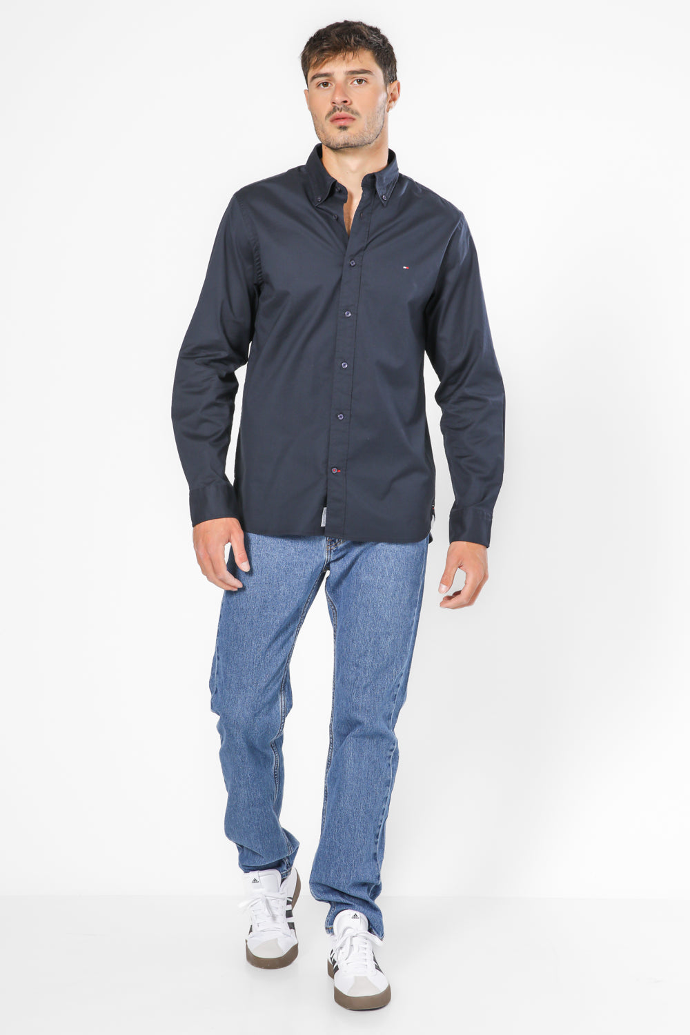 מכופתרת FLEX POPLIN בצבע כחול