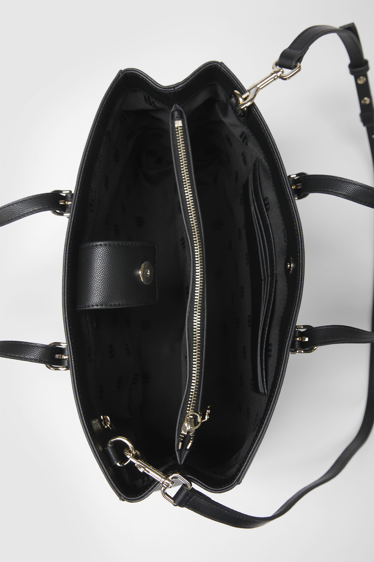 תיק יד לנשים בצבע שחור 
