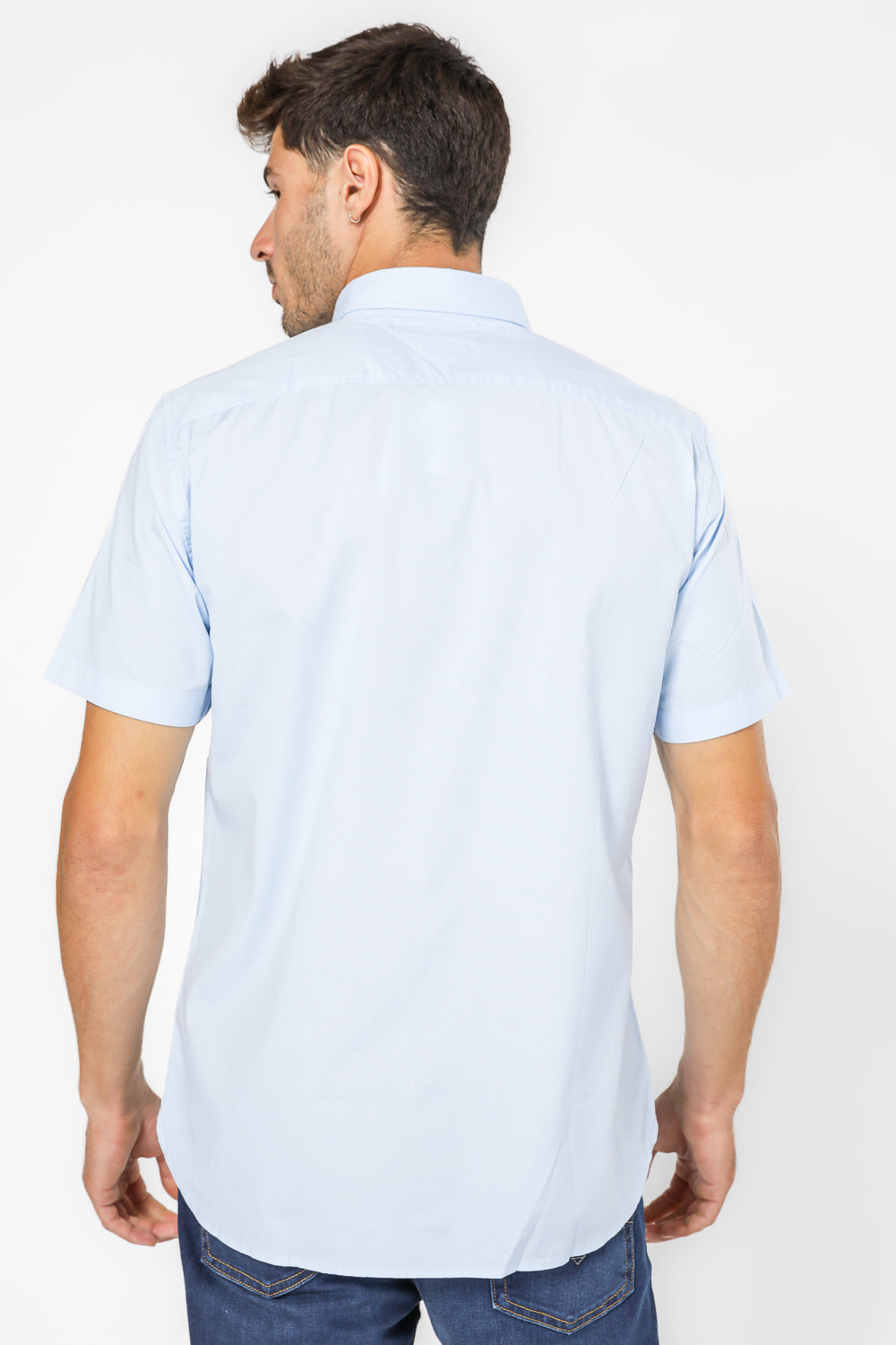 חולצה מכופתרת קצרה לגברים בצבע תכלת
