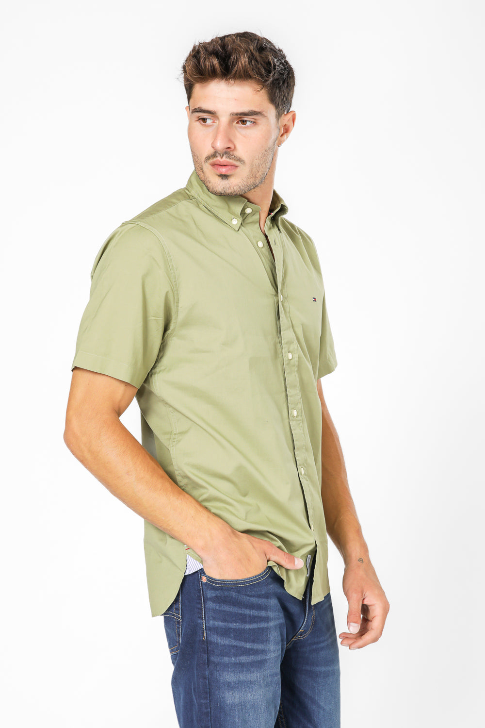 חולצה מכופתרת קצרה לגברים בצבע ירוק