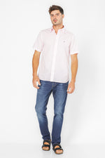 חולצה מכופתרת קצרה לגברים בצבע ורוד