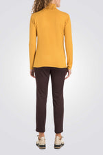 חולצת בייסיק ג'רסי צווארון גולף בצבע חרדל