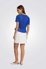 חולצת תחרה כפתורים דקורטיביים בצבע כחול