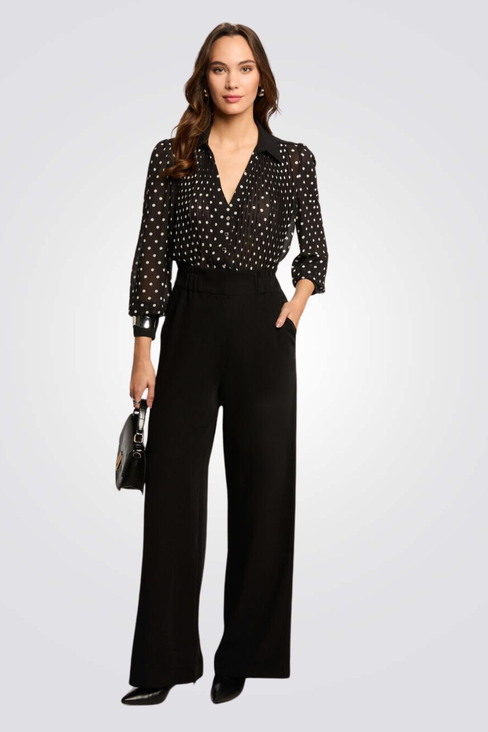 חולצה מכופתרת פליסה מנוקדת בצבע שחור