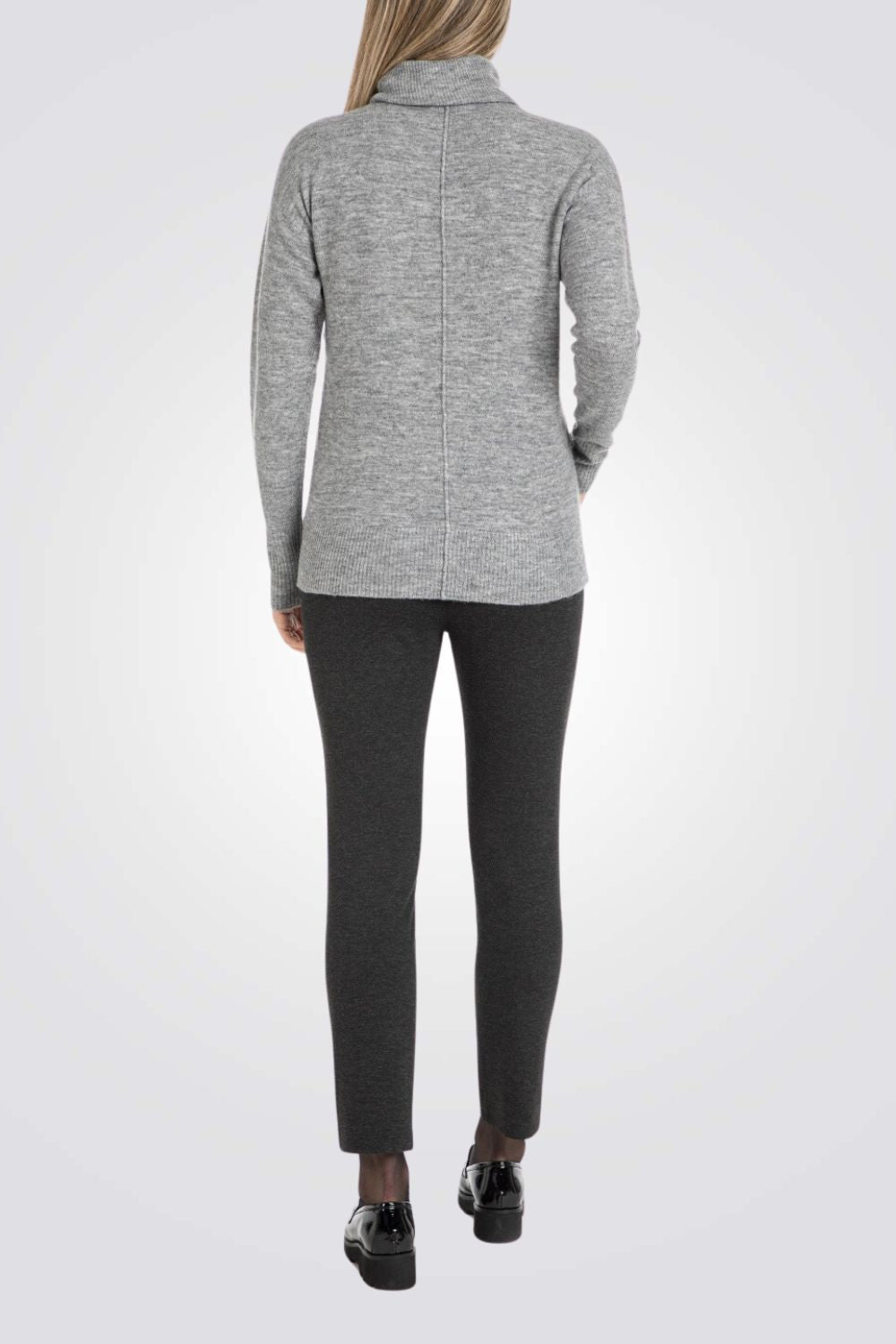 סריג משוחרר צווארון גולף בצבע אפור מלאנז'