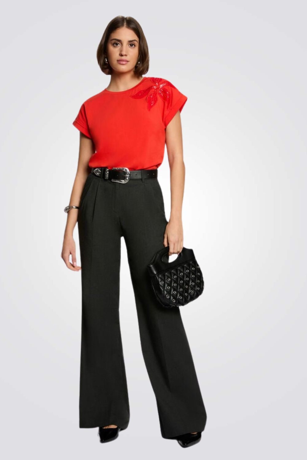 טישירט עיטור רקמת פרח מנצנץ בצבע כתום