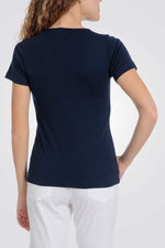 טישירט עם עיטורים בצווארון בצבע נייבי