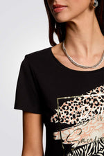 טישירט הדפס ANIMAL בחזית בצבע שחור