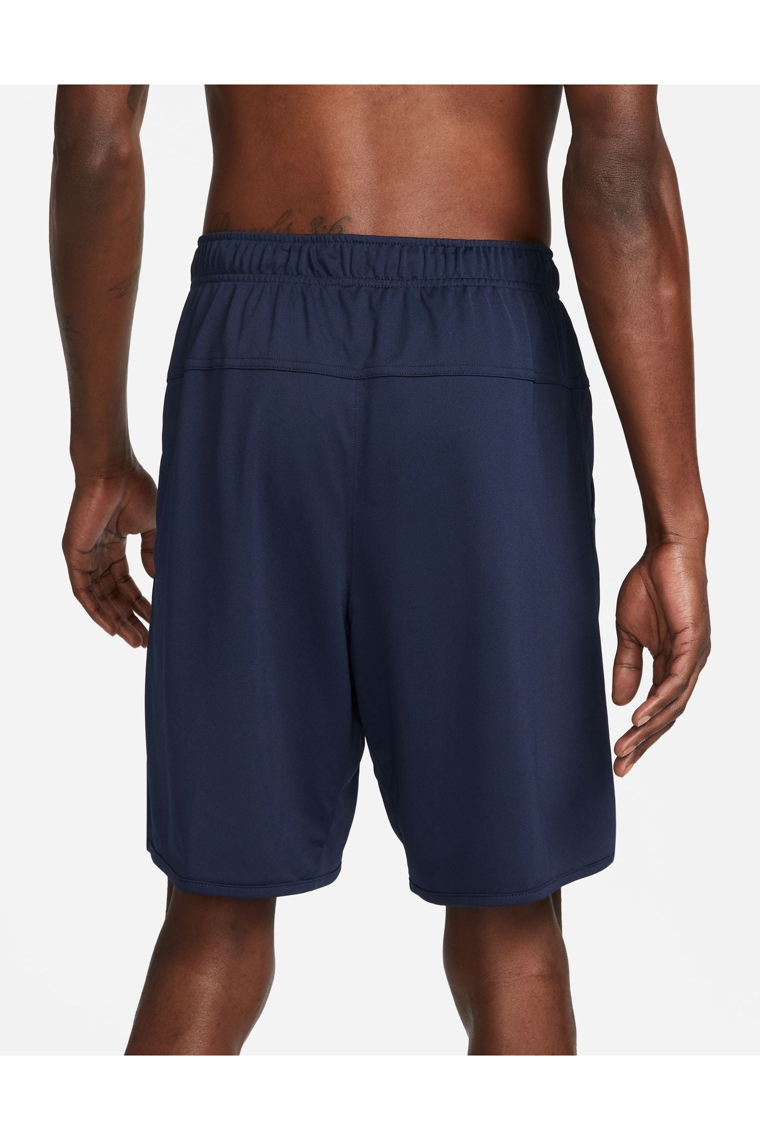 מכנסיים מבית המותג NIKE, עשויות מבד מנדף זיעה ששומר עלייך מאורר לאורך האימון. כיסים קדמיים  לשמירה על החפצים שלך באופן הבטוח ביותר. מותן אלסטית עם שרוך להתאמה מושלמת.