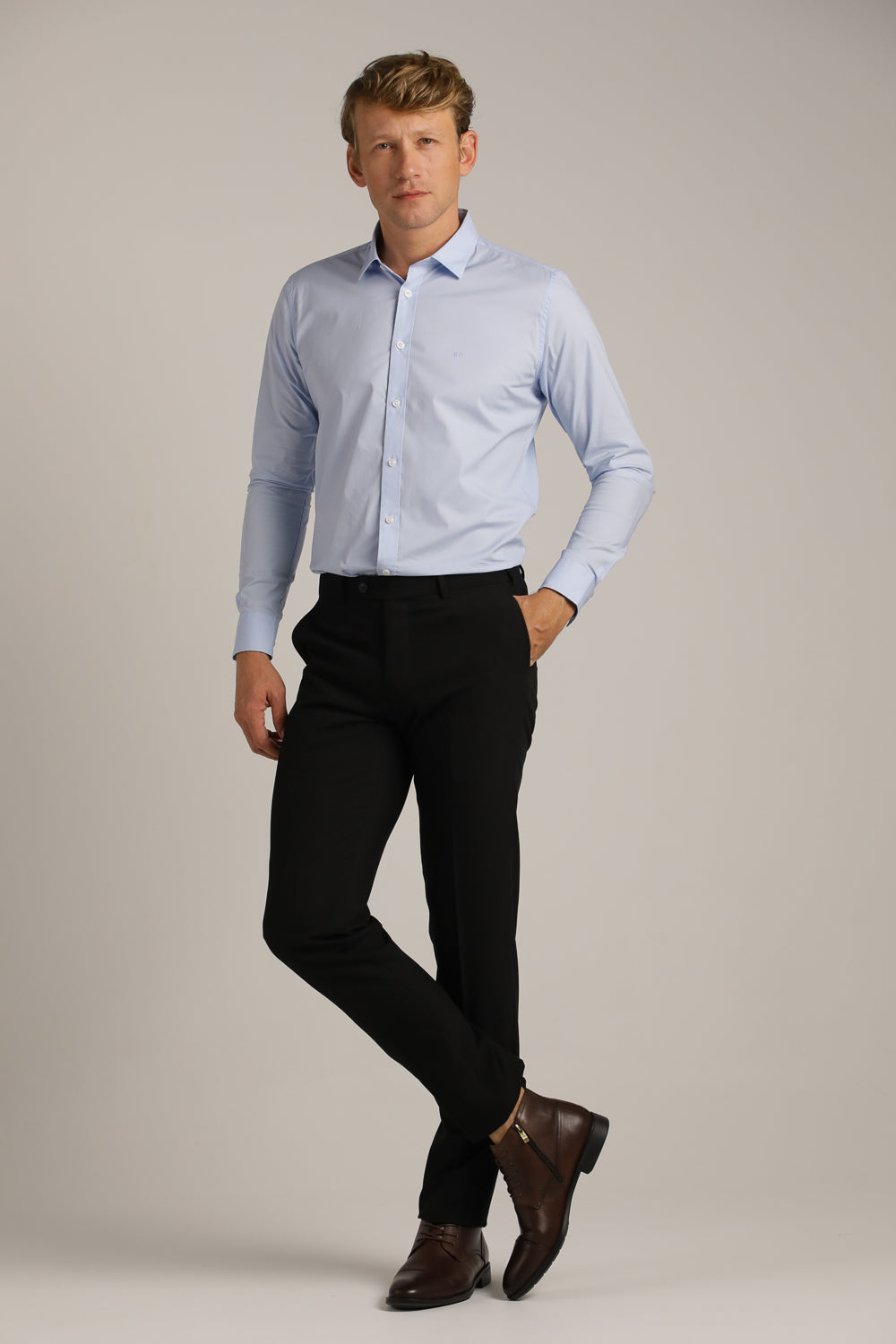 מכנסיים ארוכים בגזרה מחויטת | קנת קול