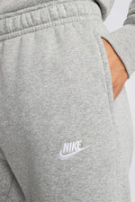 מכנסי טרנינג Sportswear Club Fleece בצבע אפור