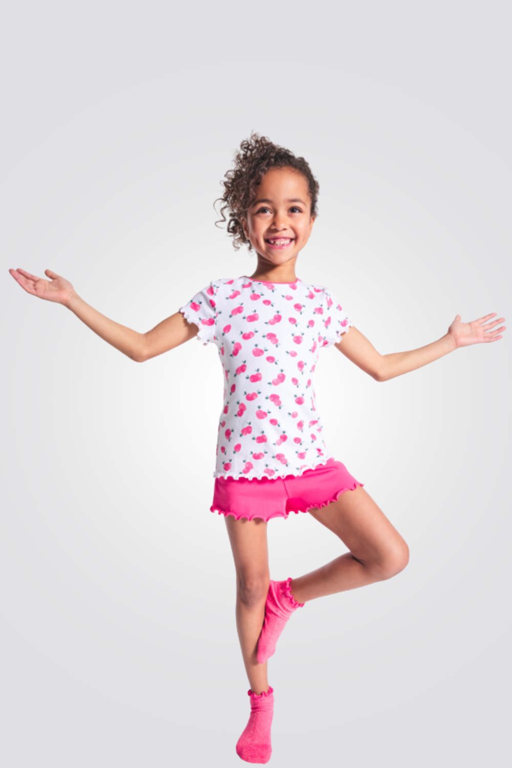 סט פיג'מה קצרה לילדות בהדפס תותים