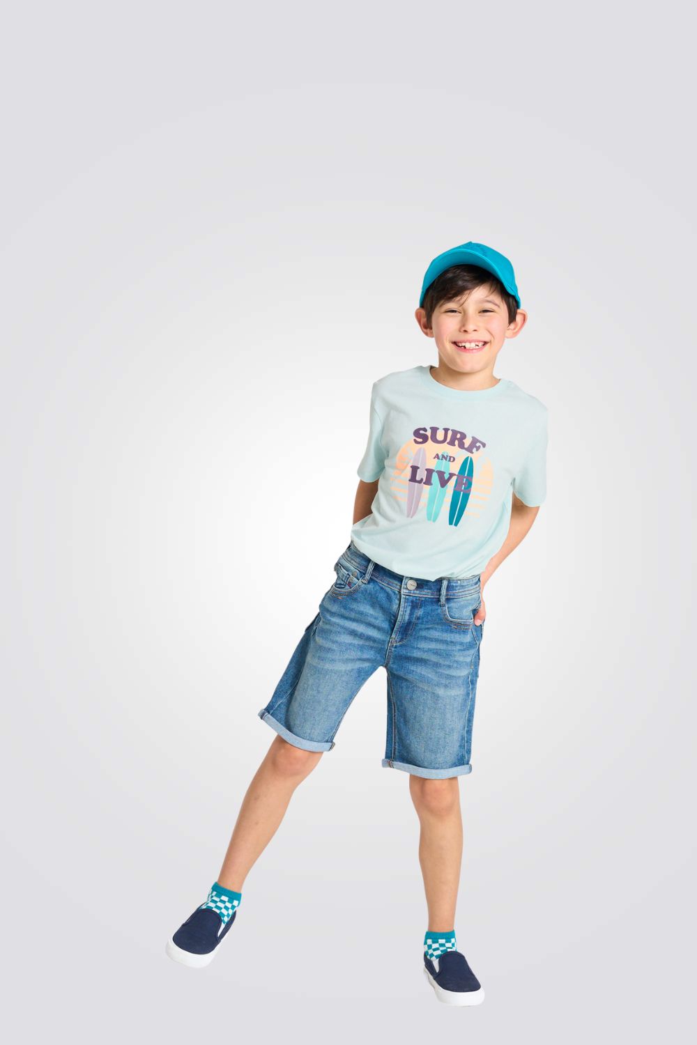 טישירט לילדים בצבע תכלת עם הדפס