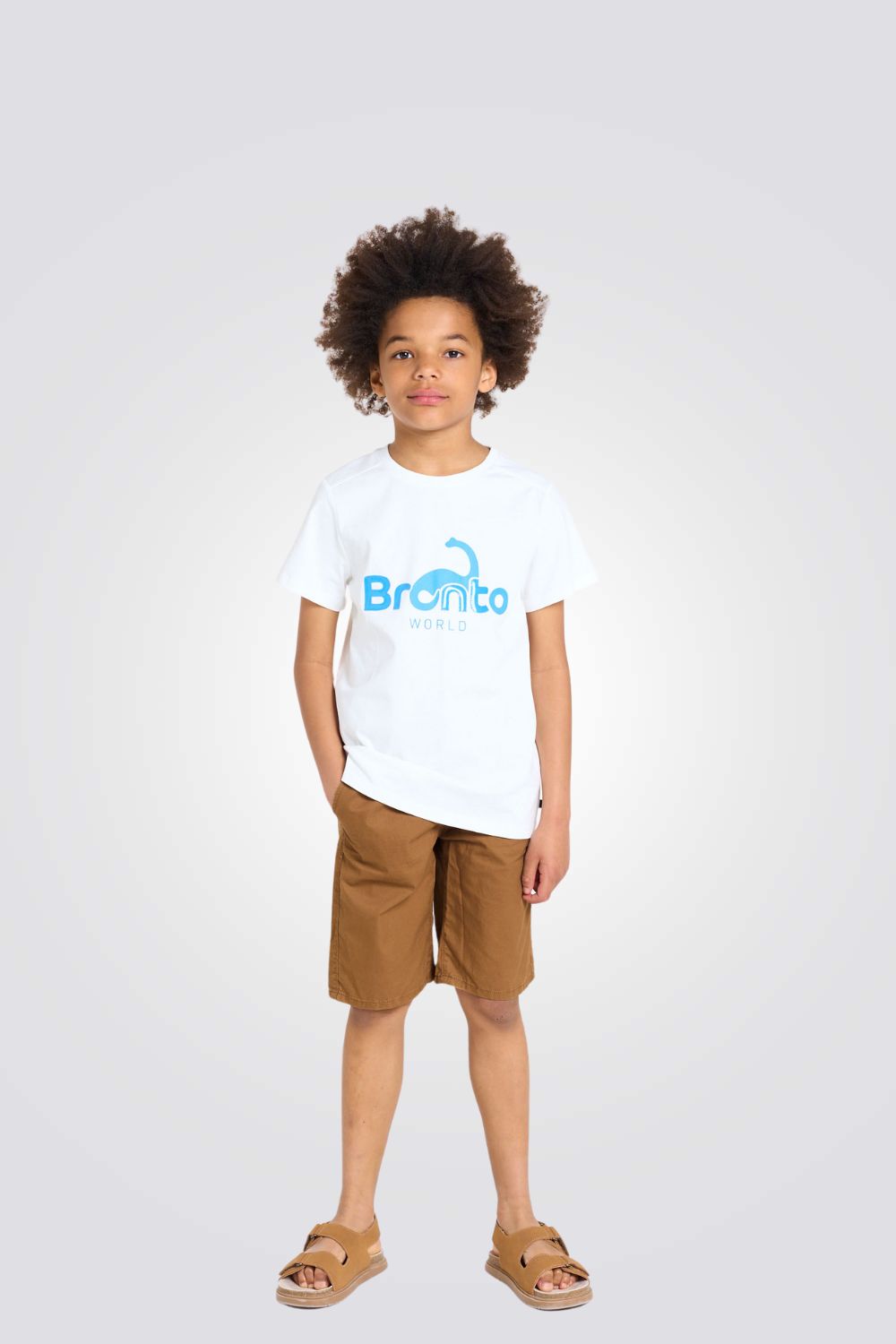 מכנסי ברמודה לנערים בצבע חום