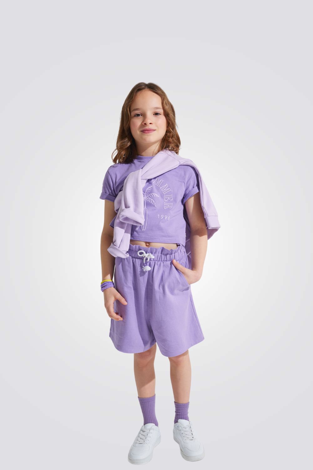 מכנסיים קצרים לילדות בצבע סגול