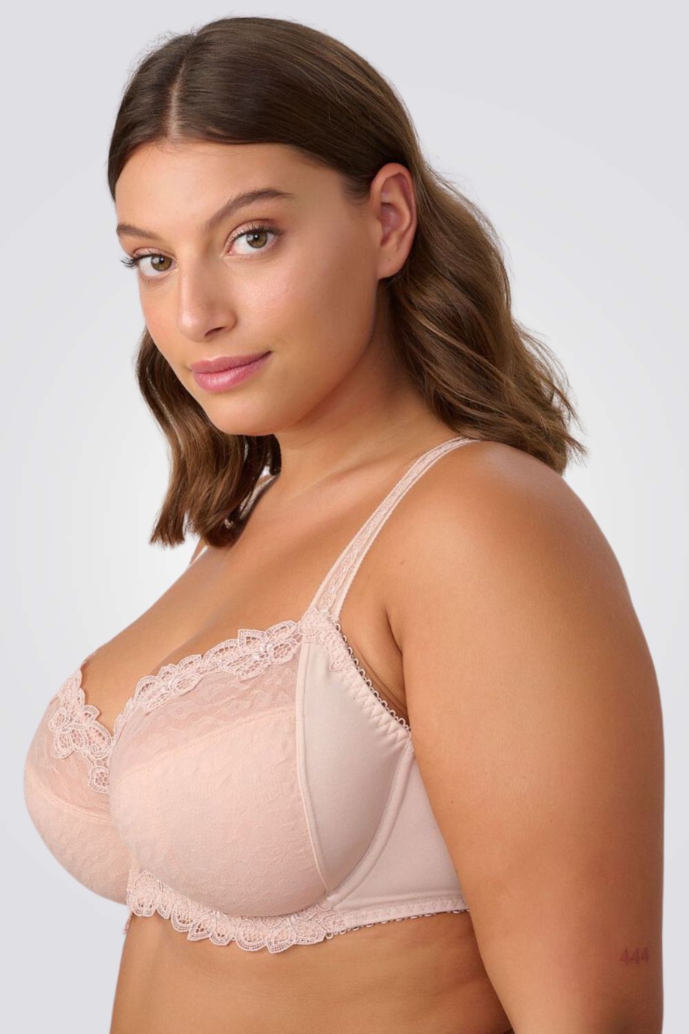 חזיית ספייסר ותחרה בצבע ניוד