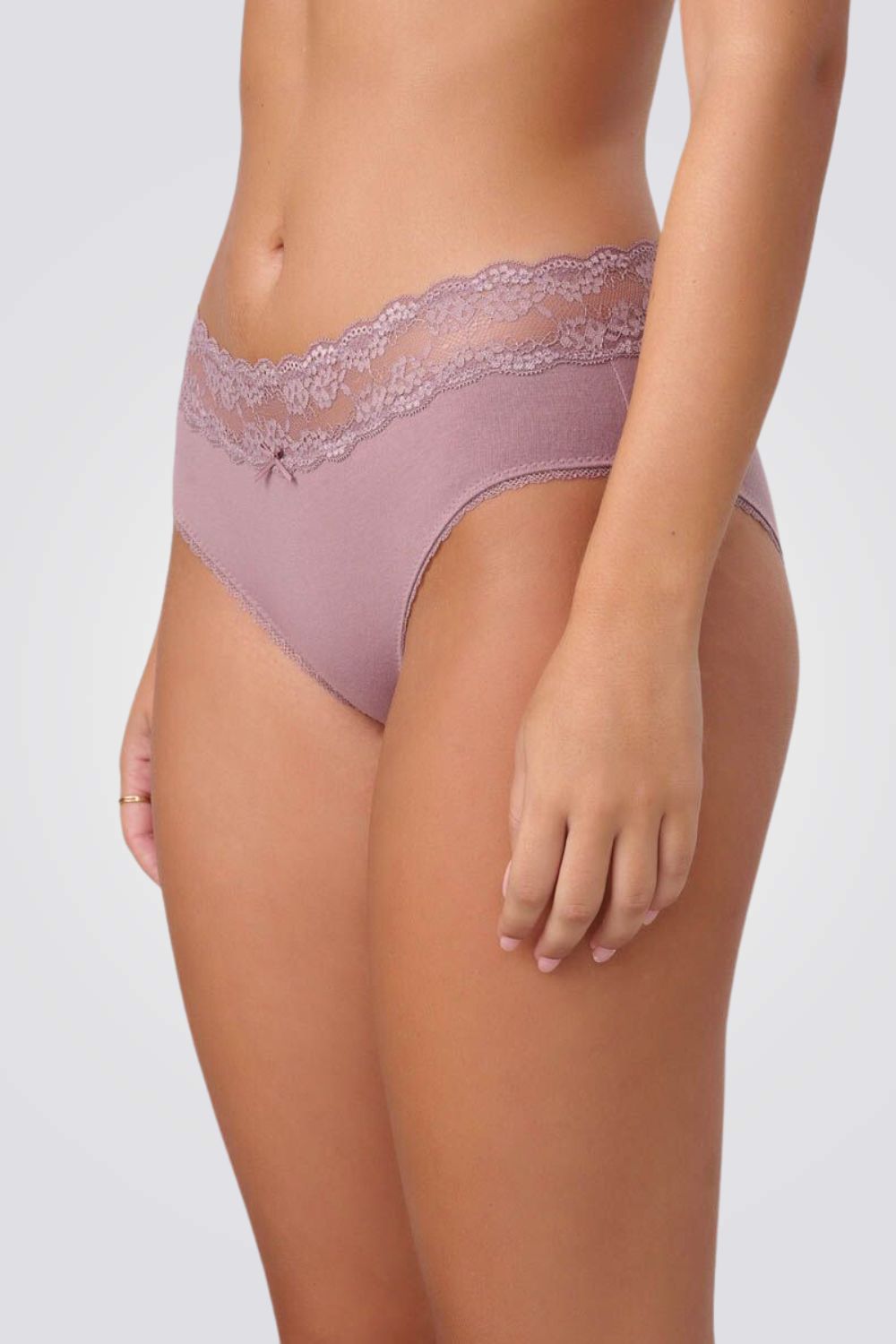 תחתוני מידי עם תחרה | פמינה